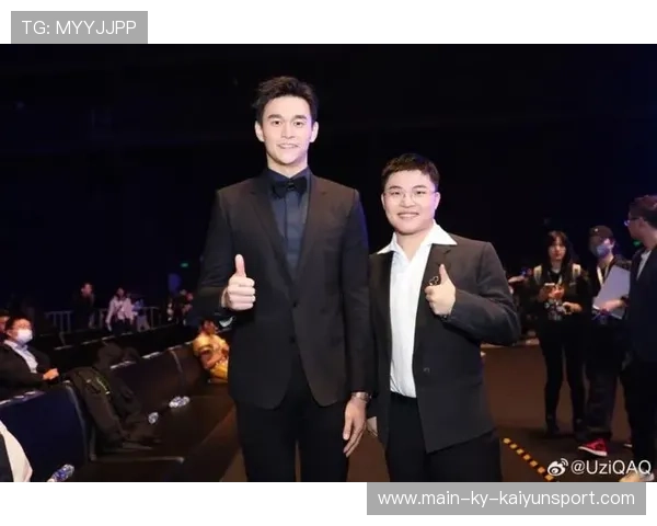 Faker×Uzi同框名场面：竞赛精神跨越赛区边界