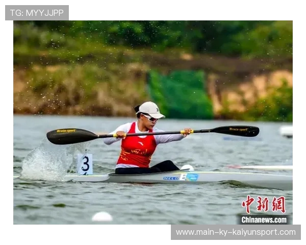 皮划艇选手逆流猛冲如“水上野兽”