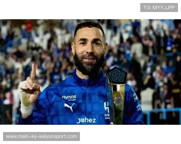 本泽马沙特新月首场大胜,锋线火力十足