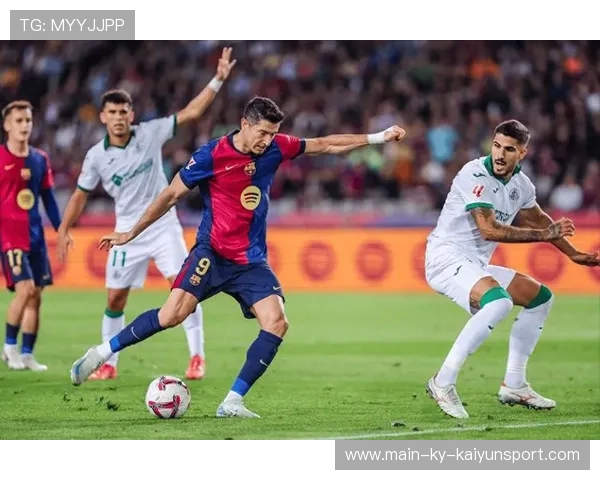 莱万头球砸门中柱,巴萨差点扩大优势,莱万特胜巴萨