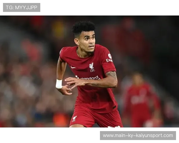 路易斯·迪亚斯边路超车